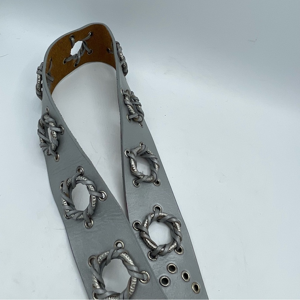 Chico’s Size small Hip Waist Belt Silver O Rings Oval Buckle Leather 2” width - Picture 5 of 7